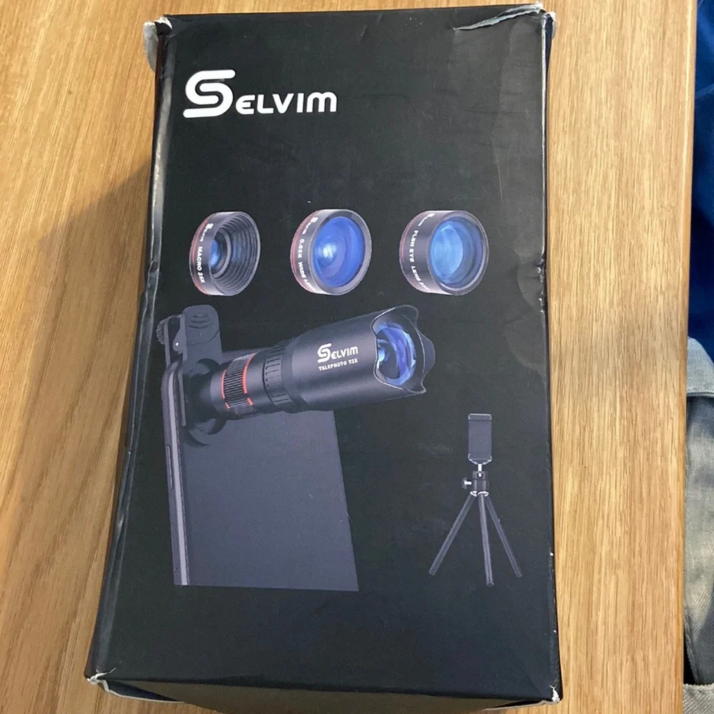 Selvim 4 in 1 camera kit for smart phones.